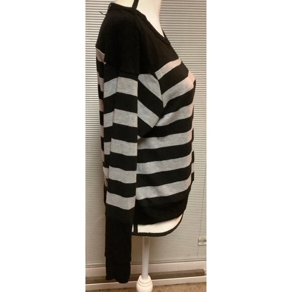 Red Haute Grey & Black Stripe Knit Blouse — NWT — SMALL - Picture 4 of 9